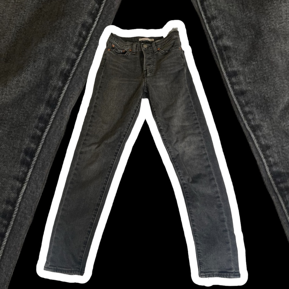 Levi Wedgie Skinny Jeans size 24. black-grey.
